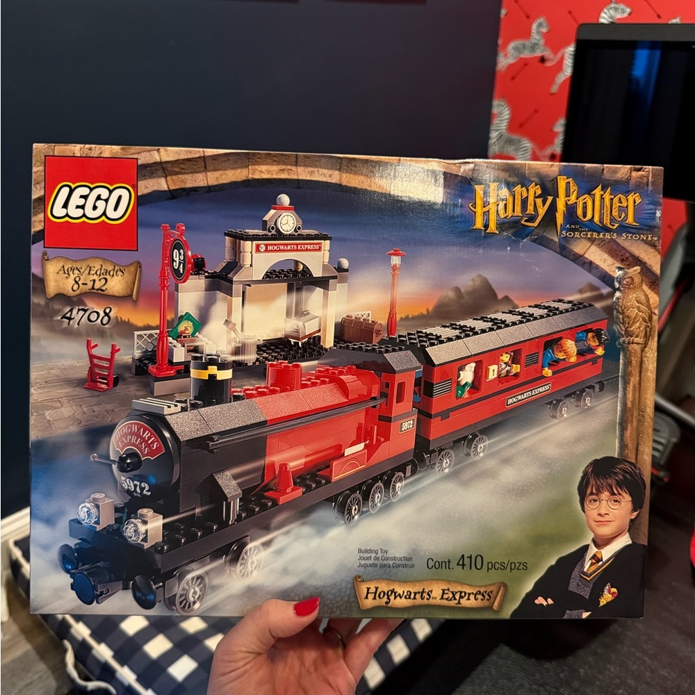LEGO Hogwarts Express Set 4708 Brand New Unopened